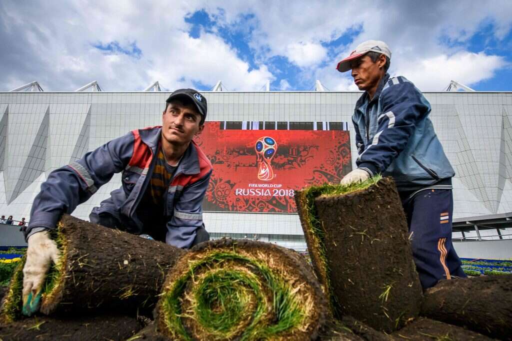 עובדים זרים במונדיאל ברוסיה. | AFP