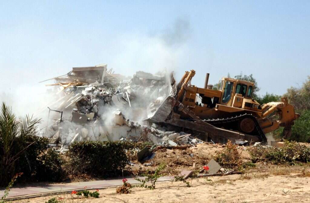 הרס מבנה בגני־טל. | משה מילנר, לע"מ