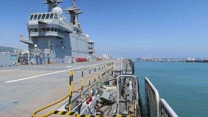 הספינה "דיקסמיד". | Ambassade de France Elodie Sauvage