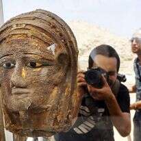 מסכת הכסף המוזהבת. | AP (לשימוש חד פעמי בלבד)