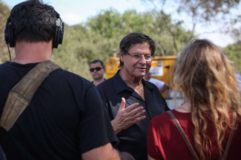 חיים יבין. | אבישג שאר ישוב