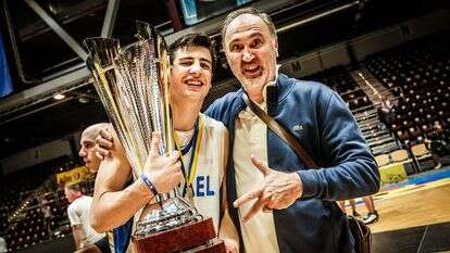 עם האב זופר. | באדיבות פיבא