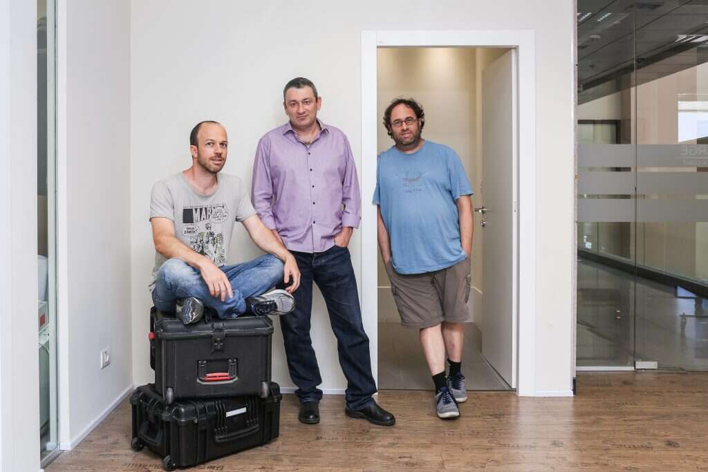 מימין: אורטל אלפרט, ויקטור ויסלייב ואורי מור. | אבישג שאר-ישוב