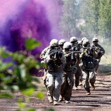 חיילים אמריקנים במהלך תרגיל נאט"ו בלטביה. | רויטרס חיילים אמריקנים במהלך תרגיל נאט"ו בלטביה. | רויטרס