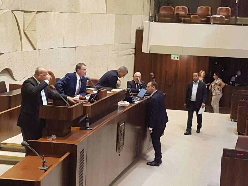 אחמד טיבי במליאה בדיון על חוק הלאום. | שירית אביטן כהן אחמד טיבי במליאה בדיון על חוק הלאום. | שירית אביטן כהן