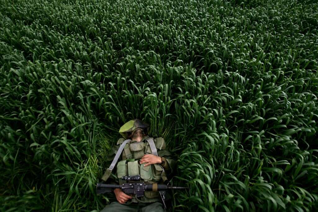 חייל ישראלי בשדות נחל עוז, על גבול עזה. | אוריאל סיני