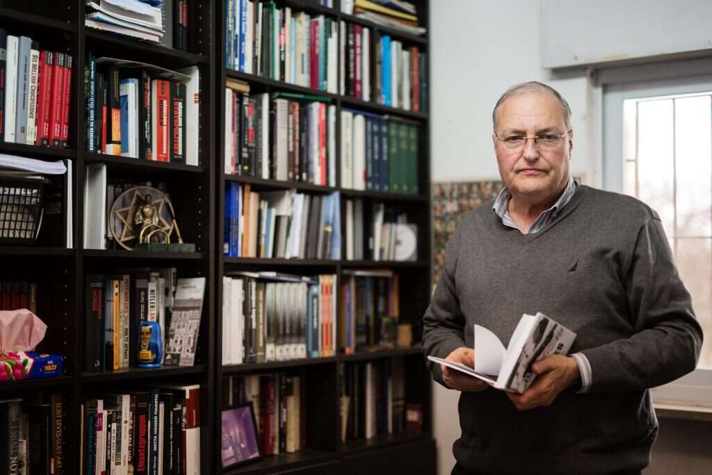 אפרים זורוף. | דודי ועקנין