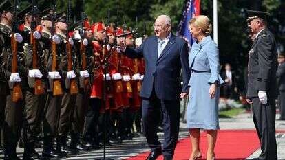 רובי ריבלין בביקור רשמי עם ונשיאת קרואטיה קולינדה גרבר-קיטרוביץ'. | AFP