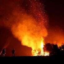 לוחמים בשריפות. | AFP