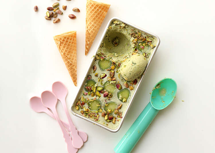 גלידת קוקוס ומלפפון . | אפרת ליכטנשטט גלידת קוקוס ומלפפון . | אפרת ליכטנשטט