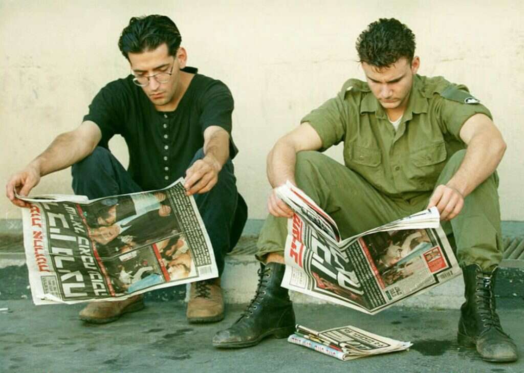 העיתונים אחרי רצח יצחק רבין ז"ל, 5 בנובמבר 1995. | AP