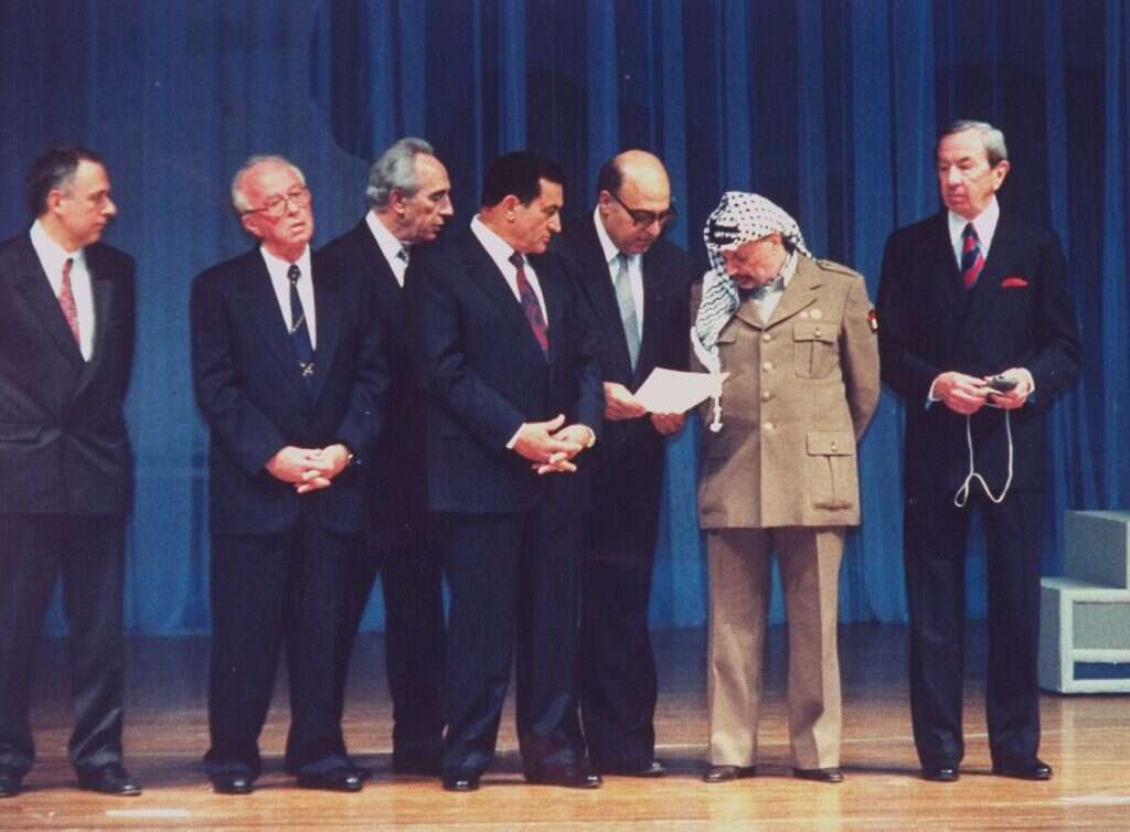 טקס חתימת "ההסכם בדבר עזה ויריחו" בקהיר, מאי 1994. | גטי אימג'ס