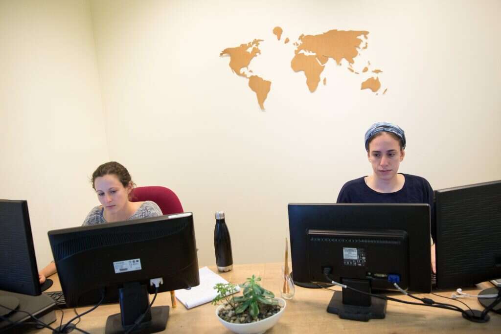 משרדי NGO מוניטור. | מרים אלסטר פלאש90