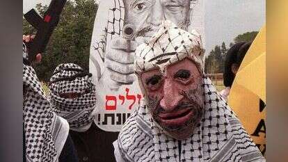 הפגנת ימין מול קונסוליית ארה"ב בירושלים, 1997. | AP