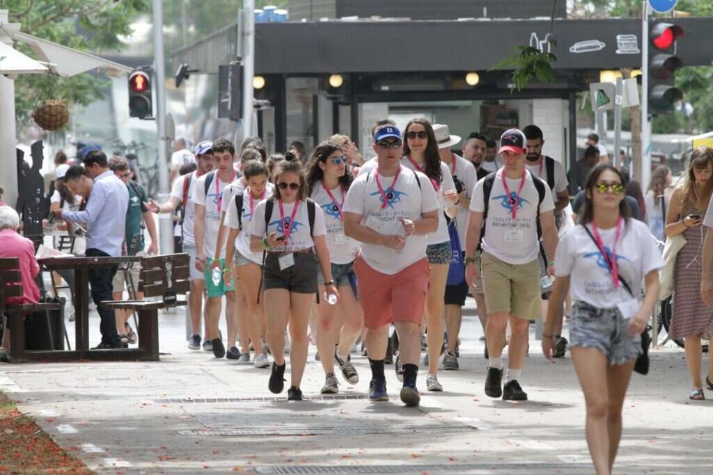 משתתפי פרויקט תגלית. אילוסטרציה | ארז עוזיר