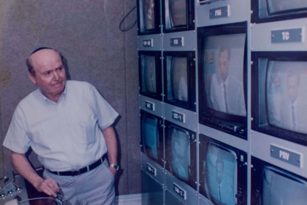 יעקב לורברבוים בימיו כמנכ"ל התחנה. | מתוך האוסף הפרטי יעקב לורברבוים בימיו כמנכ"ל התחנה. | מתוך האוסף הפרטי