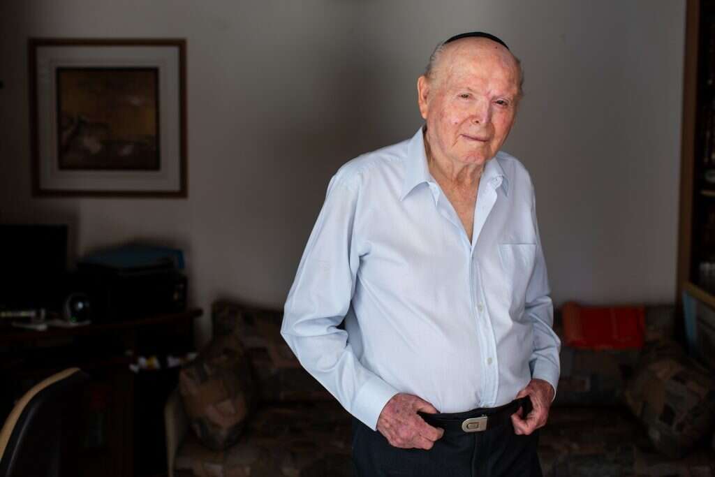 יעקב לורברבוים. | אבישג שאר-ישוב יעקב לורברבוים. | אבישג שאר-ישוב