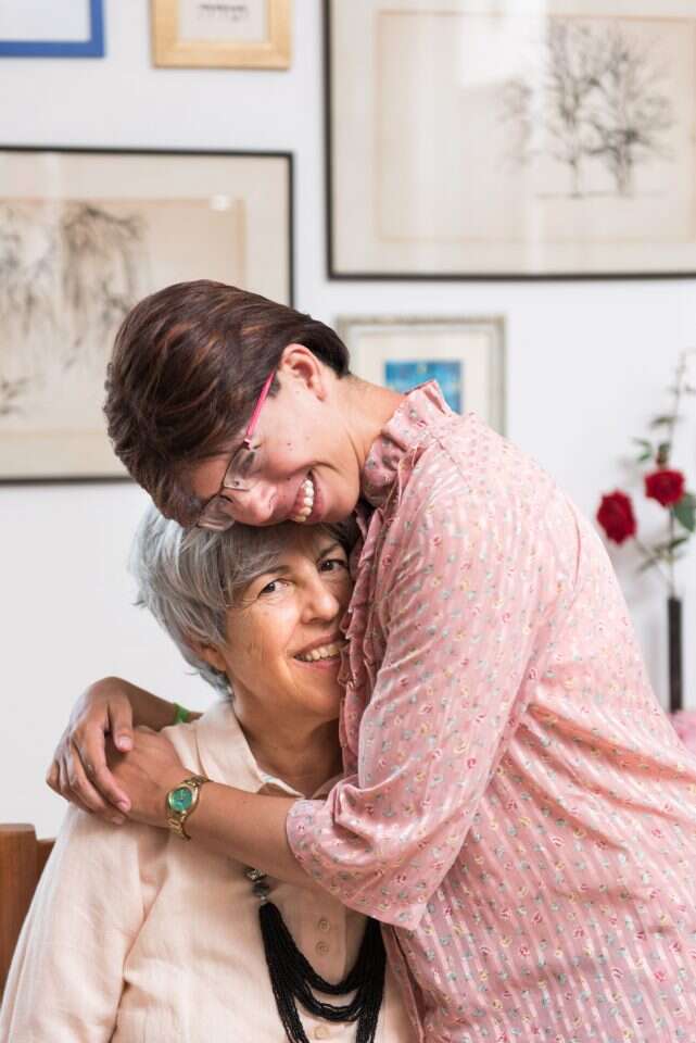 ברכה־רחל ואמה גילת. | אביטל הירש