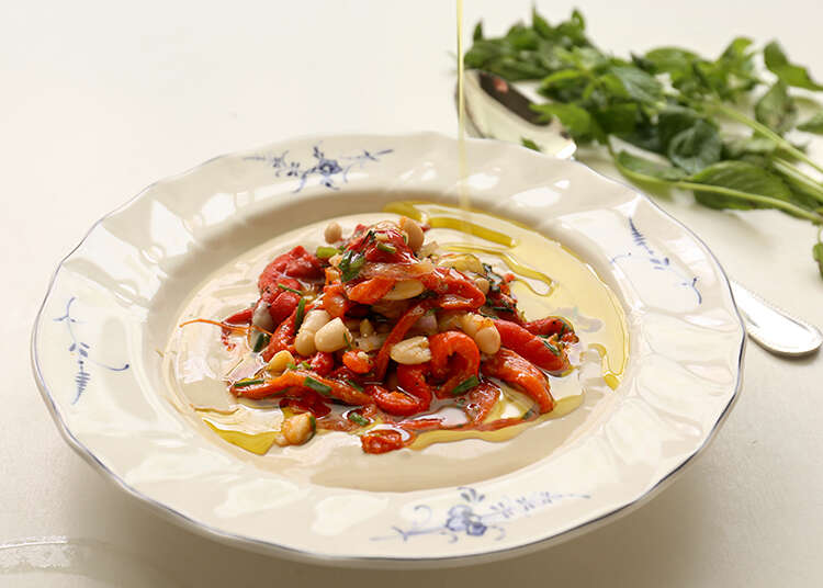 סלט שעועית לבנה ופלפלים קלויים. | אפרת ליכטנשטט סלט שעועית לבנה ופלפלים קלויים. | אפרת ליכטנשטט