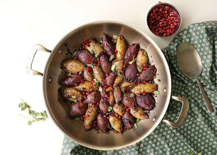 בצלים טבעוניים ממולאים. | אפרת ליכטנשטט בצלים טבעוניים ממולאים. | אפרת ליכטנשטט