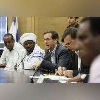 יו"ר הסוכנות היהודית יצחק הרצוג. | דודי ועקנין