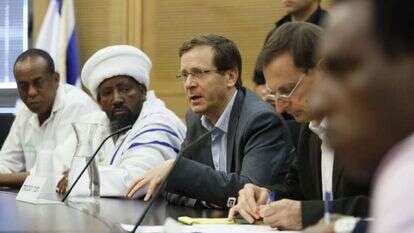 יו"ר הסוכנות היהודית יצחק הרצוג. | דודי ועקנין