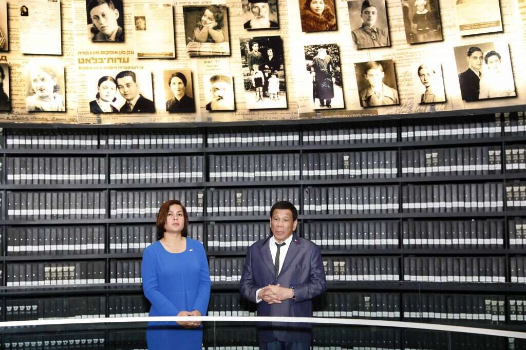 נשיא הפיליפינים רודריגו דוטרטה ביקר יחד עם בתו היהודייה שרה במוזיאון יד ושם בירושלים. | EPA