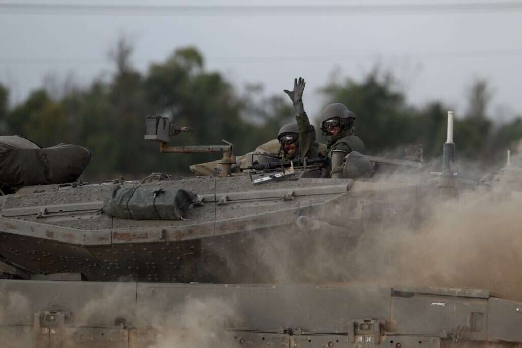 כוח צה"ל בכניסה לרצועת עזה בצוק איתן. | יוסי אלונה כוח צה"ל בכניסה לרצועת עזה בצוק איתן. | יוסי אלונה