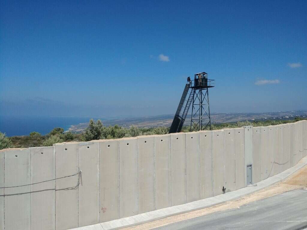 חיילים לבנונים בעמדה בסמוך לגדר הגבול עם ישראל. | אריאל זיגלר