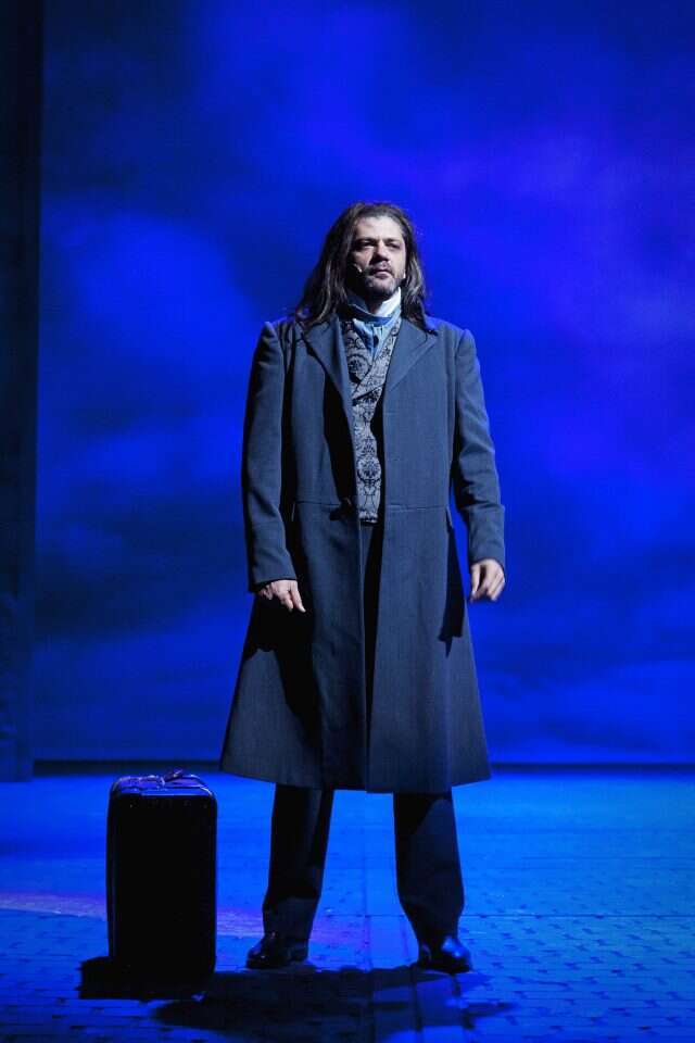 אמיר דדון ב"עלובי החיים". | ז'ראר אלון