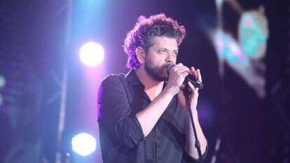 אמיר דדון בהופעה. | יצחק ההרי, דוברות הכנסת