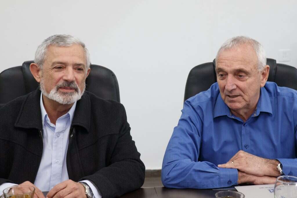 ניסים מלכה. | אנצ'ו ג'וש, ג'יני