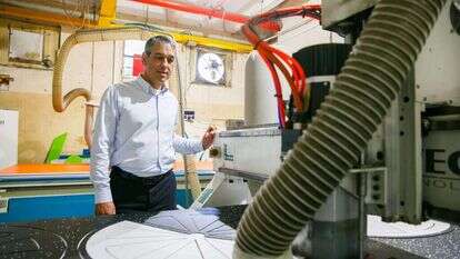 שי רינסקי בביקור במפעל לייצור מתקנים לגני שעשועים באשקלון. | לירון מולדבן