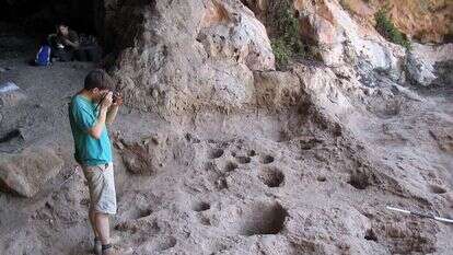 מכתשים במערת רקפת. | דני נדל