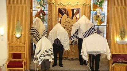 ברכת כהנים בבית כנסת. | מרים צחי