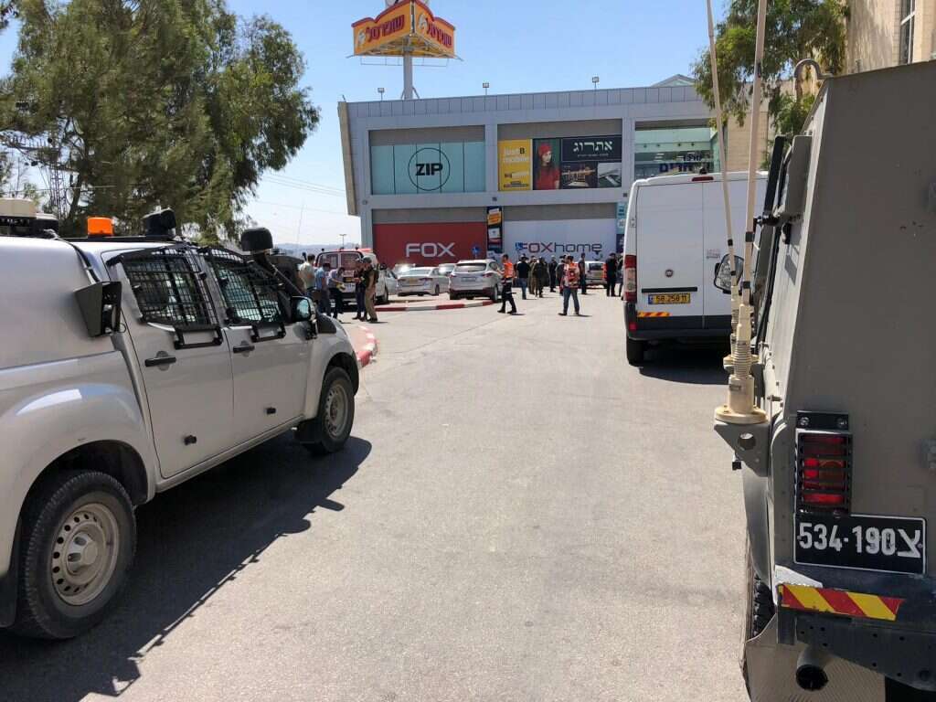 זירת הפיגוע בצומת הגוש. | עמיחי גבאי/TPS