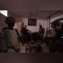 כוחות צה"ל בבית מחבל. | דו"צ