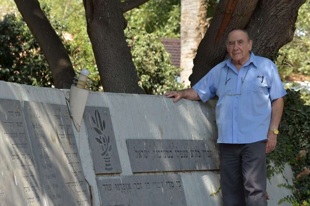 יוסי עמיר. | גיל אליהו, ג'יני