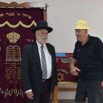 הרב האזורי שלמה דידי והחבר בנץ אופיר בחנוכת בית הכנסת. | גיל אליהו, ג'יני