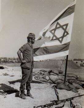 הראל כחייל בסיני. | אוסף פרטי