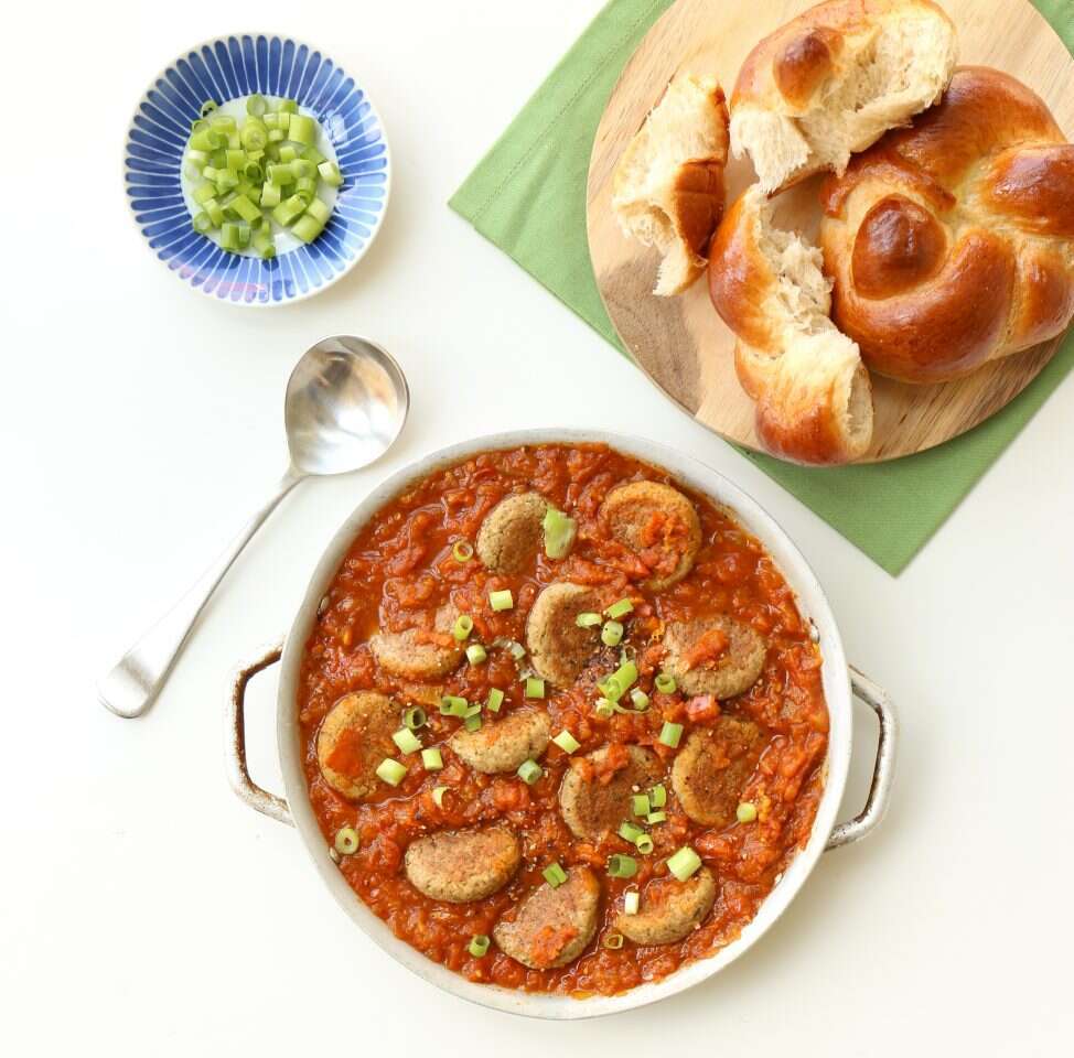 קציצות טופו ברוטב מעושן. | אפרת ליכטנשטט