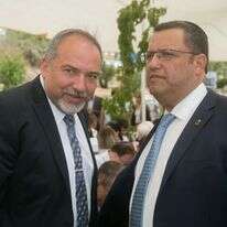 משה ליאון ואביגדור ליברמן. | מארק ישראל סלם