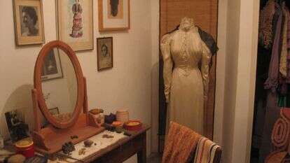 המלכה הבלתי מעורערת של עולם התיאטרון. חדרה של חנה רובינא. | Talmoryair