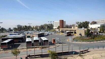 מסוף תחבורה ציבורית בערד. | דודו גרינשפן