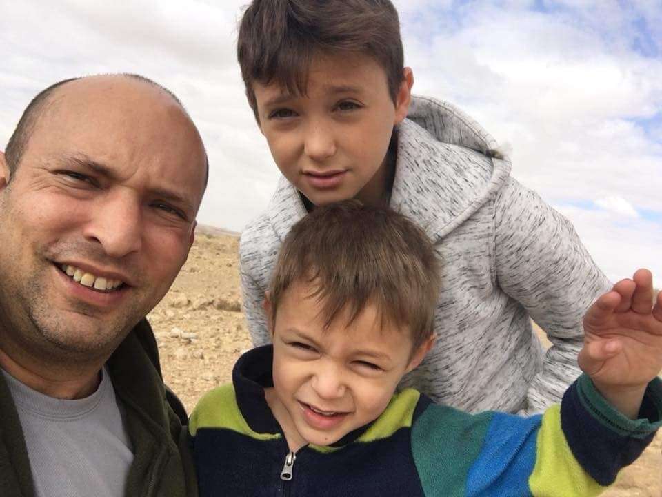 משפחת בנט. | מהאלבום פרטי משפחת בנט. | מהאלבום פרטי