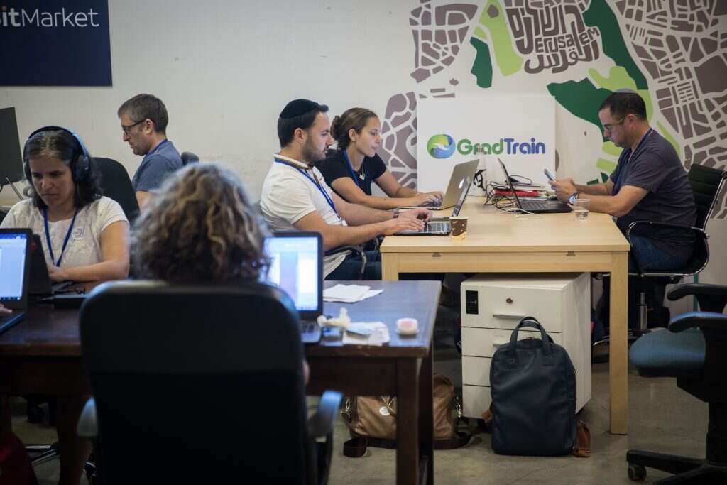 הדס פרוש, פלאש 90