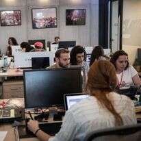 כתיבת ספר ב8 שעות. | הדס פרוש, פלאש 90