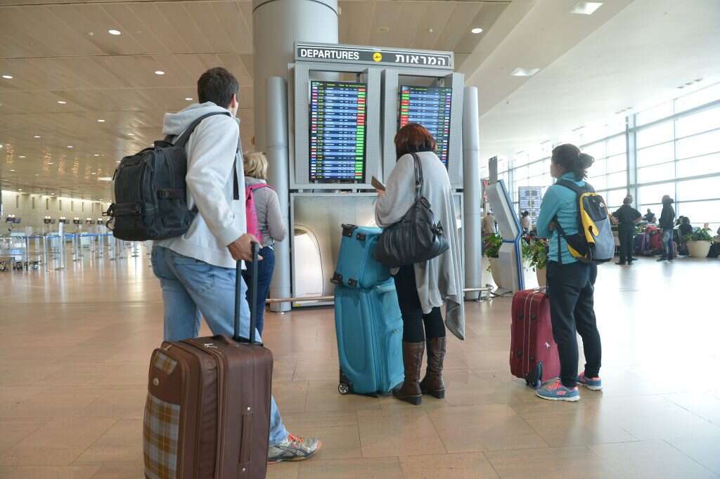 מעל 170,000 ישראלים נשארו בחו”ל. אל על: „נערכים למבצע חילוץ”