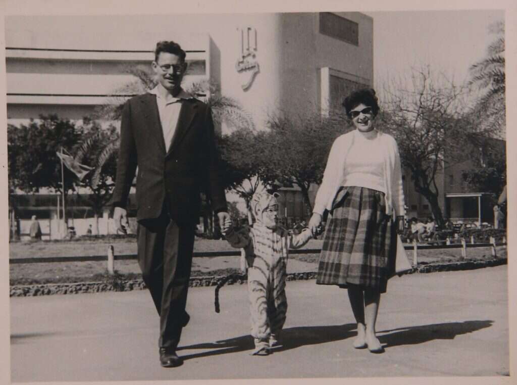 שי ואביו. | מתוך האוסף המשפחתי