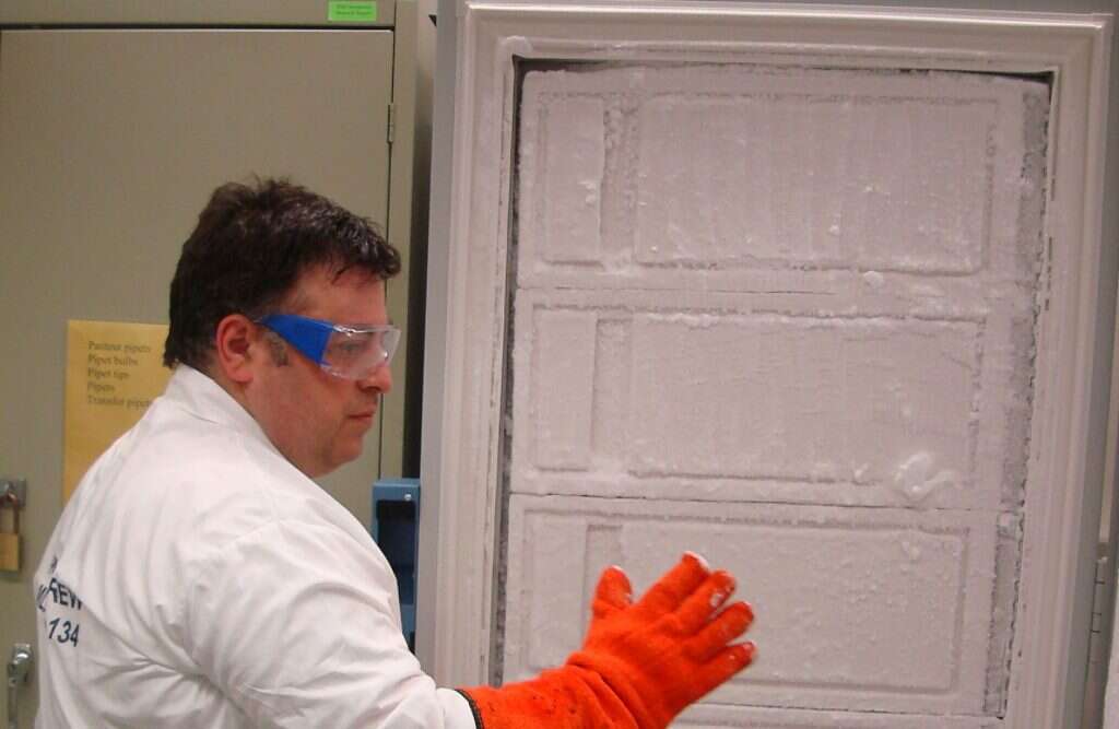 ערן שנקר במעבדת נאס"א. | לירון רנרט, באדיבות נאס"א